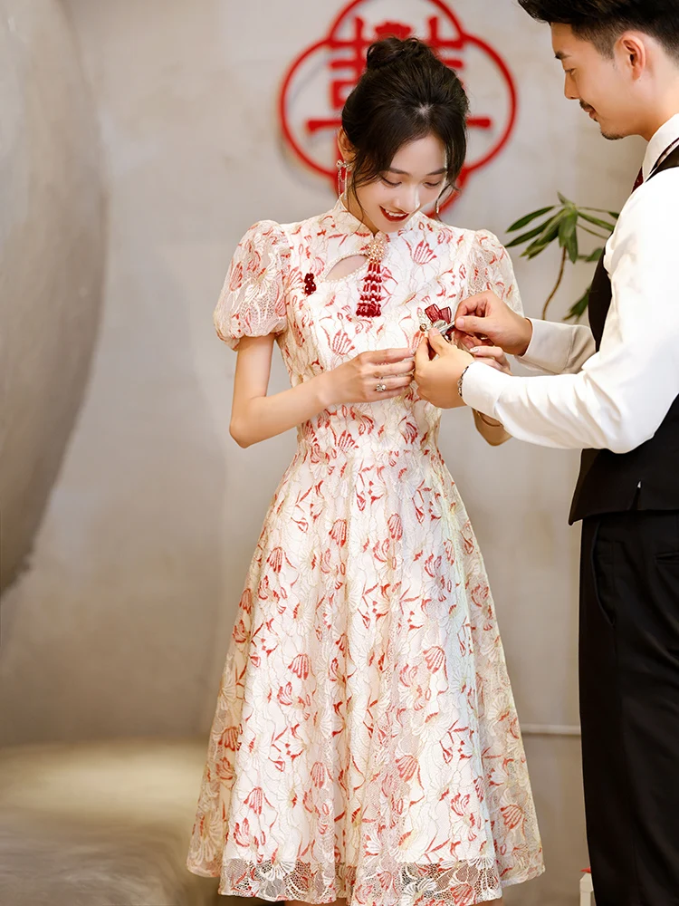 New Chinese Sle Wedding Dr ort Sve Pearl Embellied mid Waist Princ Cut Formal Dr for Engagement Registration
New Chinese Sle Wedding Dr ort Sve Pearl Embellied mid Waist Princ Cut Formal Dr for Engagement Registration