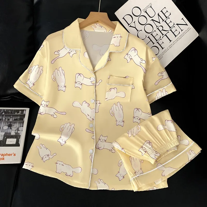 Large size ice silk thin section cute kitten ladies pajamas summer new short-sleeved shorts lapel girls homewear two-piece set
Large size ice silk thin section cute kitten ladies pajamas summer new short-sleeved shorts lapel girls homewear two-piece set