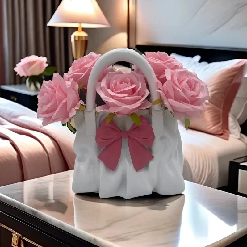 Modern Handbag Resin Vases Interior Desktop Dried Flowers Vase Aesthetic Art Flower Container Luxury Living Room Decorations
Modern Handbag Resin Vases Interior Desktop Dried Flowers Vase Aesthetic Art Flower Container Luxury Living Room Decorations