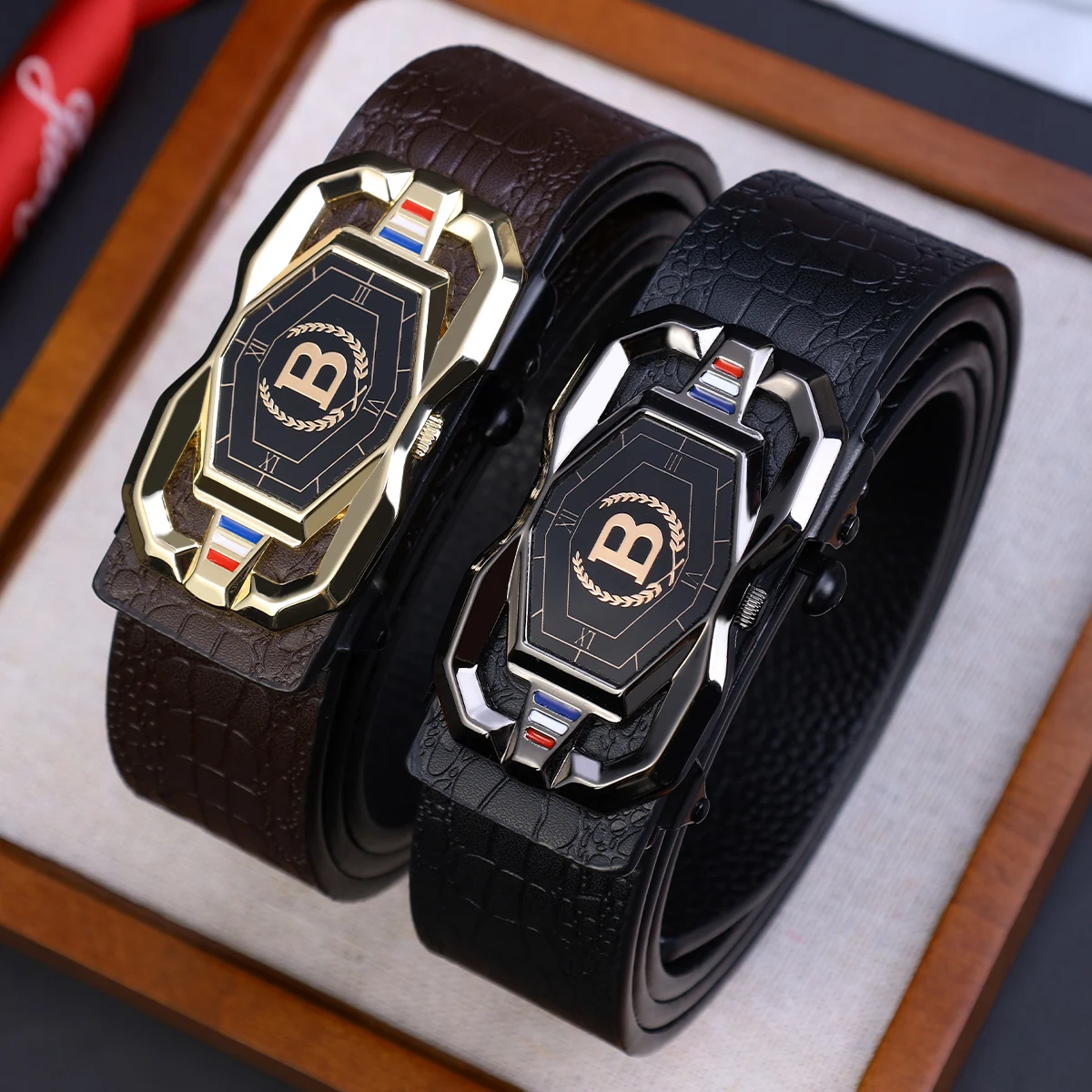 Adjustable men's belt with automatic buckle, a stylish accessory for both casual and business pants
Adjustable men's belt with automatic buckle, a stylish accessory for both casual and business pants