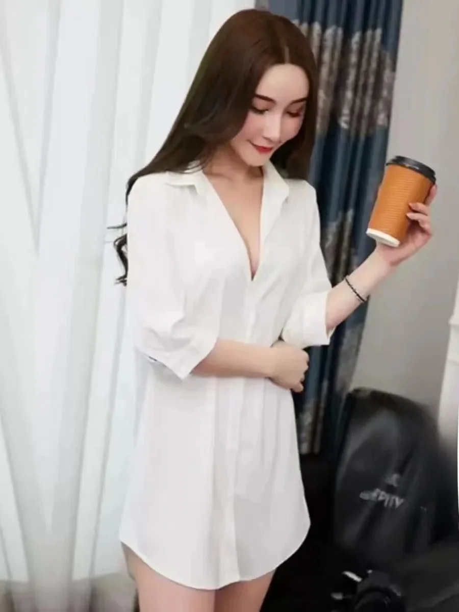 Сексуальная белая рубашка свободного кроя с длинными рукавами и воротником в корейском стиле, женская модная летняя, осенняя, зимняя блузка из полиэстера
Сексуальная белая рубашка свободного кроя с длинными рукавами и воротником в корейском стиле, женская модная летняя, осенняя, зимняя блузка из полиэстера