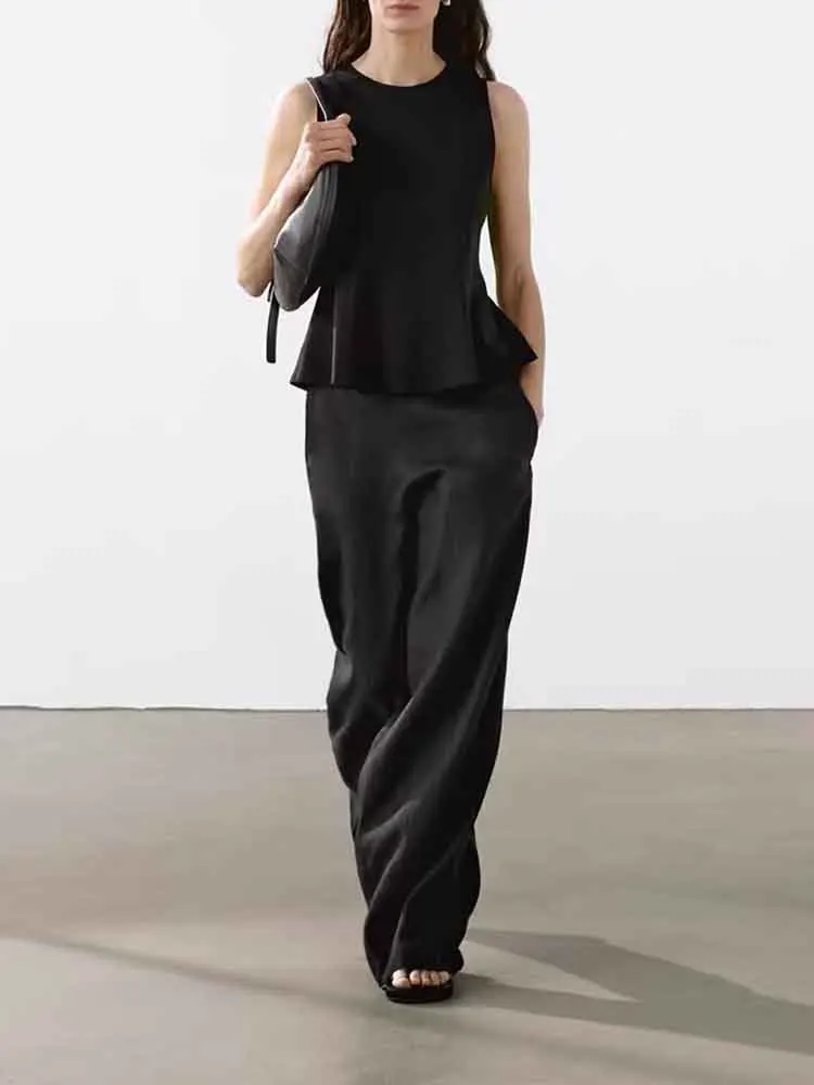 European style new women's fashion versatile temperament slim black minimalist style sleeveless T-shirt
European style new women's fashion versatile temperament slim black minimalist style sleeveless T-shirt