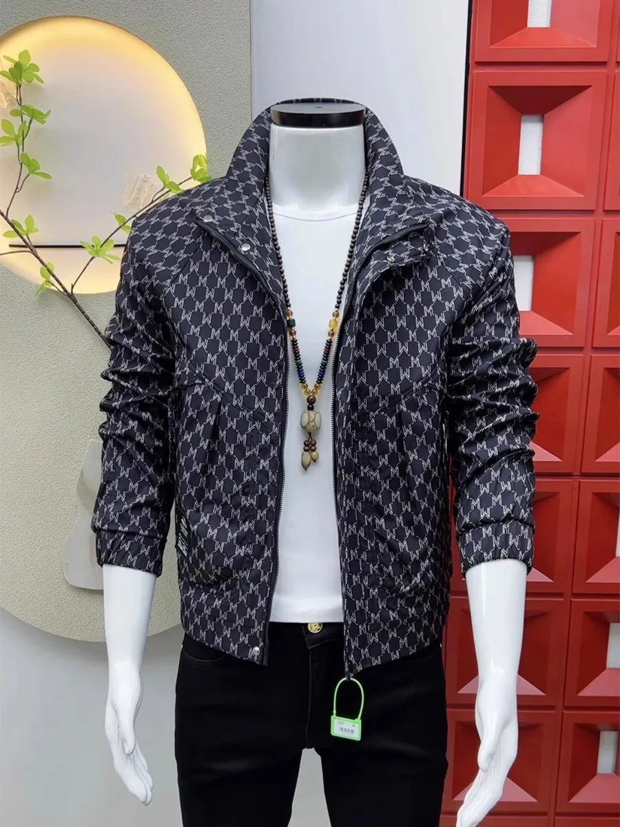 Мужская приталенная куртка в корейском стиле, повседневная, модная, с воротником-стойкой, легкая, люксовая, универсальная, для дома, трендовая
Мужская приталенная куртка в корейском стиле, повседневная, модная, с воротником-стойкой, легкая, люксовая, универсальная, для дома, трендовая