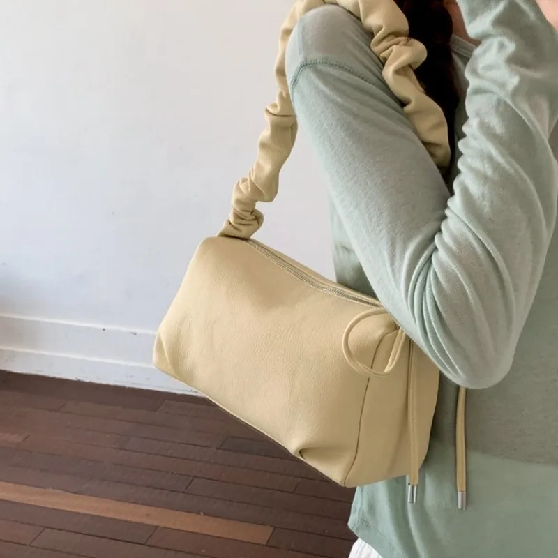 Women's Casual Style Faux Leather Pillow Shoulder Bag, Ideal for Daily Use, School Commute, Weekend Outings & Shopping Handbag
Women's Casual Style Faux Leather Pillow Shoulder Bag, Ideal for Daily Use, School Commute, Weekend Outings & Shopping Handbag