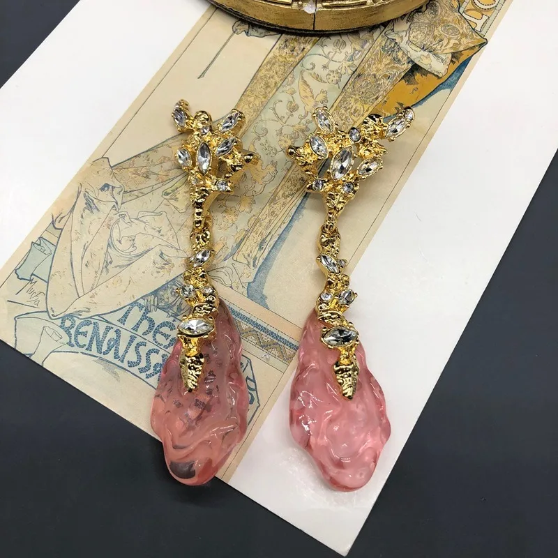 Retro Irregular Pink Earrings, Premium Long Shoulder Earrings, Real Gold-plated Diamonds, Elegant Temperament, Personalized Stud
Retro Irregular Pink Earrings, Premium Long Shoulder Earrings, Real Gold-plated Diamonds, Elegant Temperament, Personalized Stud