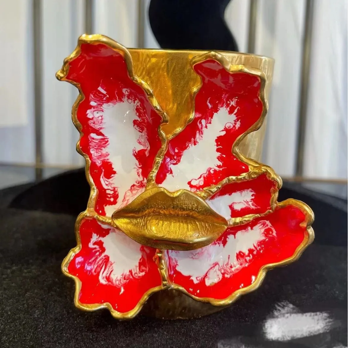 Europe Designer Red Enamel Lips Brass Gold Plated Wide Bracelet Women Top Quality Jewelry Trend
Europe Designer Red Enamel Lips Brass Gold Plated Wide Bracelet Women Top Quality Jewelry Trend