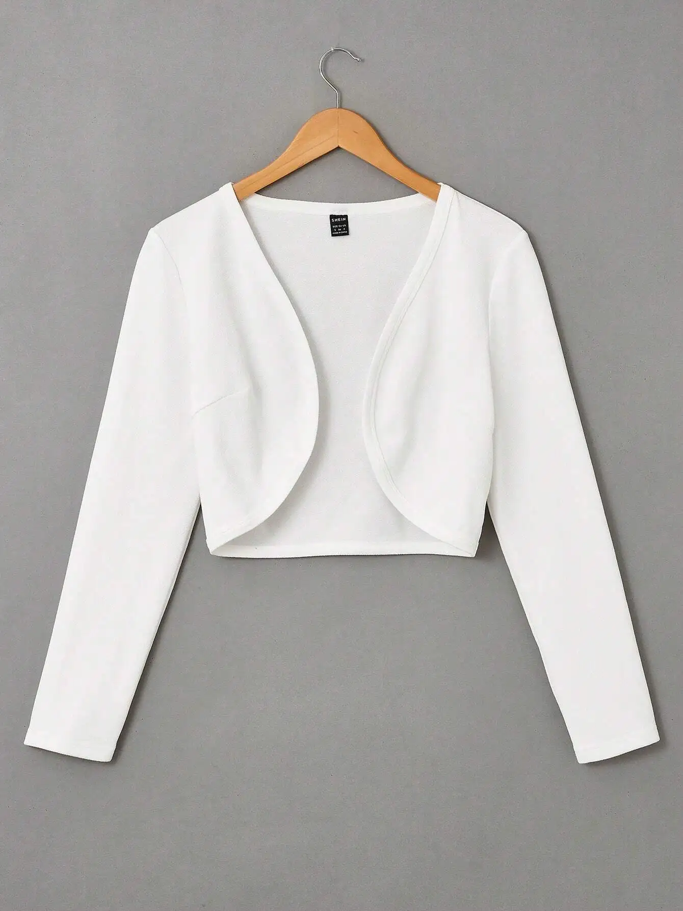 1шт однотонная белая куртка осень/зима
1шт однотонная белая куртка осень/зима