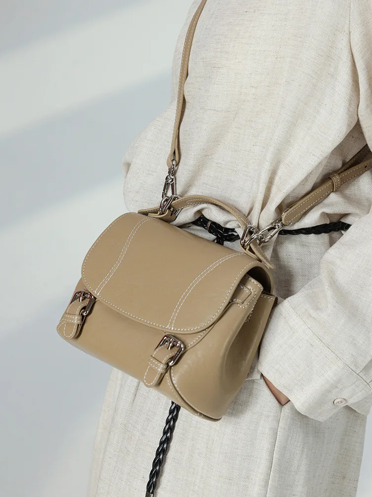 Genuine Leather Women Shoulder Bag 2026 Fashion Versatile College-Style Small Square Bag Top-Grain Cowhide Women Crossbody Bag
Genuine Leather Women Shoulder Bag 2026 Fashion Versatile College-Style Small Square Bag Top-Grain Cowhide Women Crossbody Bag