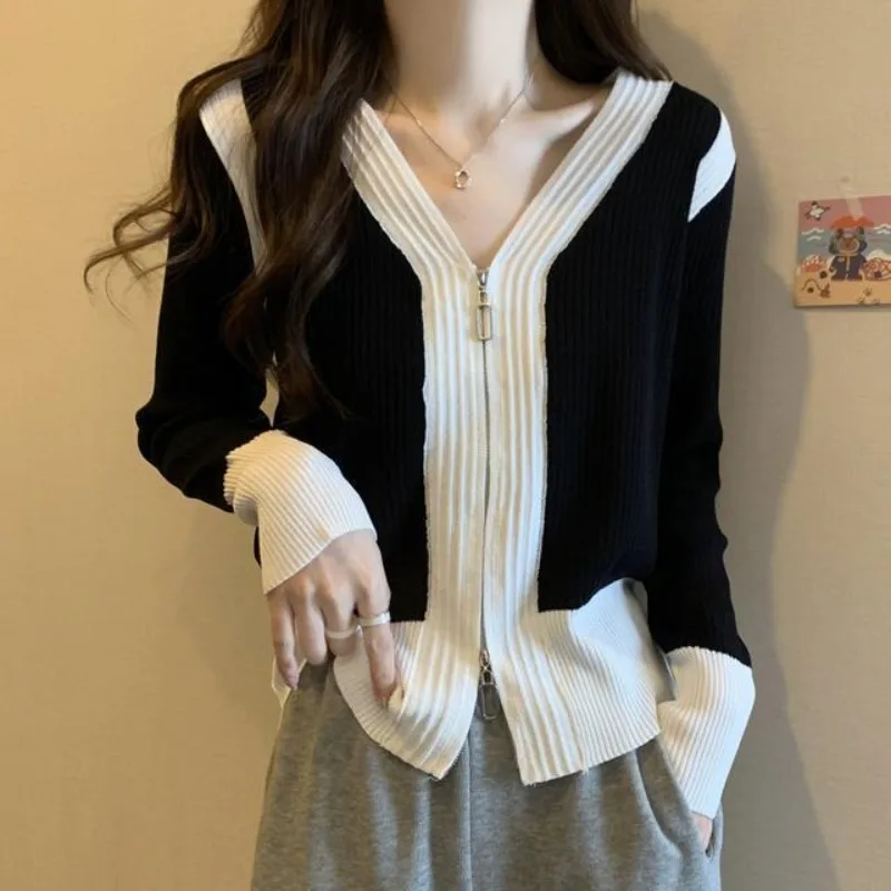 Spring Autumn Cardigan for Women Novelties in Korean Streetwear Top Long Sleeves Y2k Aesthetic with Zipper Knitted Sweater Woman
Spring Autumn Cardigan for Women Novelties in Korean Streetwear Top Long Sleeves Y2k Aesthetic with Zipper Knitted Sweater Woman