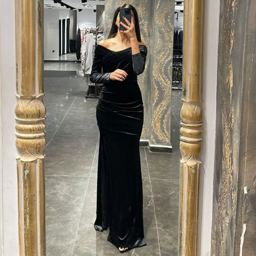 Velour Black Sexy Evening Dresses for Women Off-The-Shoulder Floor Length Satin Party Dresses Zipper Back فساتين مناسبة رسمية
Velour Black Sexy Evening Dresses for Women Off-The-Shoulder Floor Length Satin Party Dresses Zipper Back فساتين مناسبة رسمية