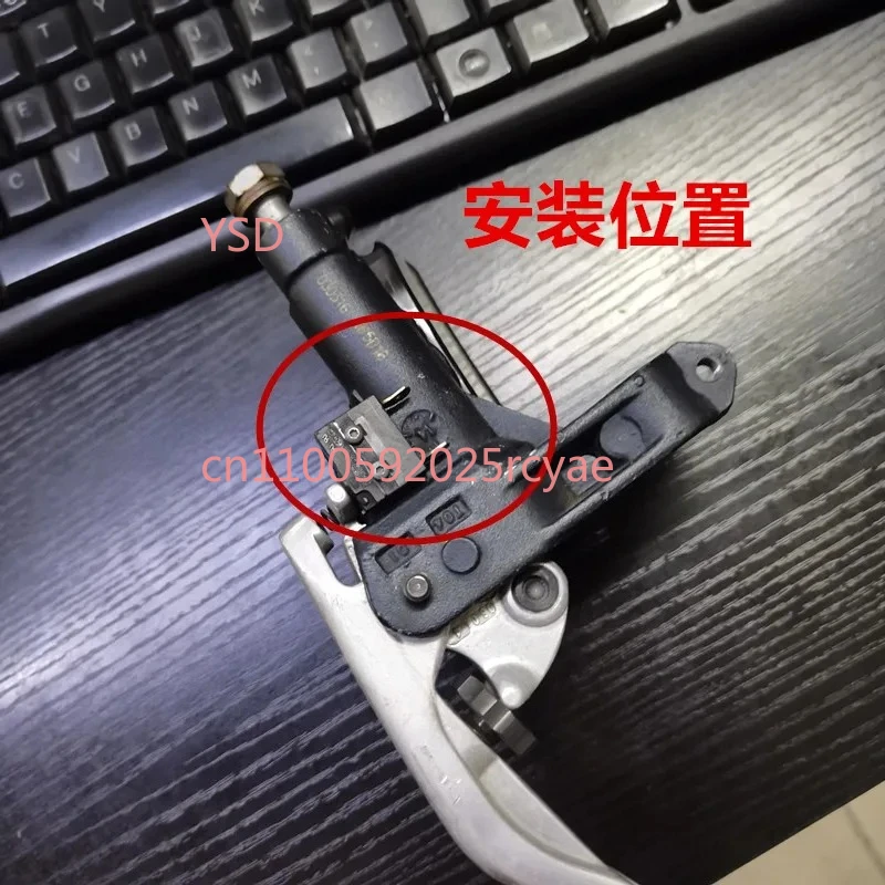 Suitable for NK400 NK650 MT650 TR650 brake switch, disc brake switch
Suitable for NK400 NK650 MT650 TR650 brake switch, disc brake switch