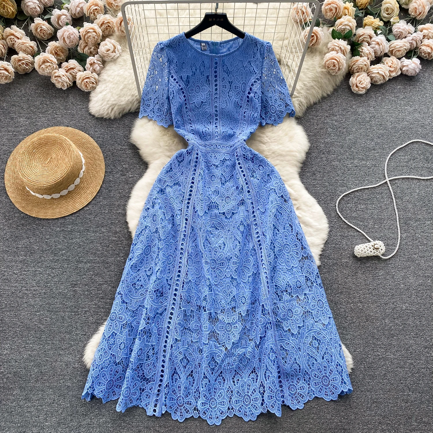 Summer New Women High-End Lace Hollow Out Dress Runway Embroidery Design Vintage Elegant Short Sleeve Dresses
Summer New Women High-End Lace Hollow Out Dress Runway Embroidery Design Vintage Elegant Short Sleeve Dresses