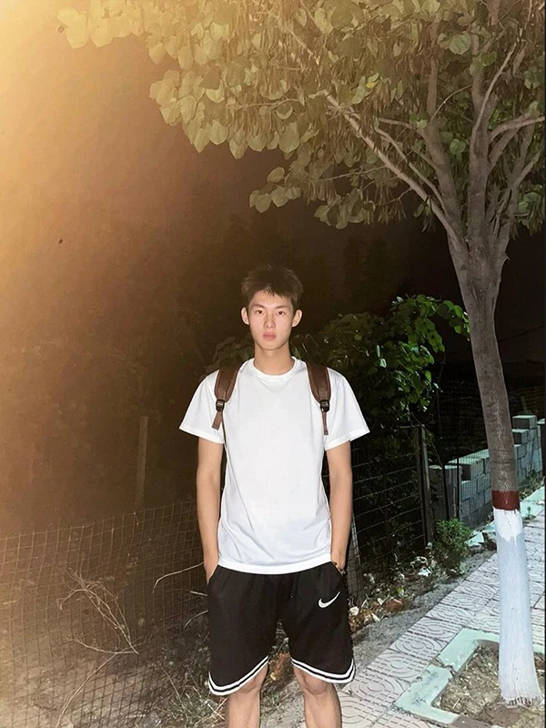 White American Sle ort Sve T-irt Men Summer Cool Feeling Heavy Muscle ow Fitn Tee Quarter Sve Loose Fit Co...
White American Sle ort Sve T-irt Men Summer Cool Feeling Heavy Muscle ow Fitn Tee Quarter Sve Loose Fit Co...