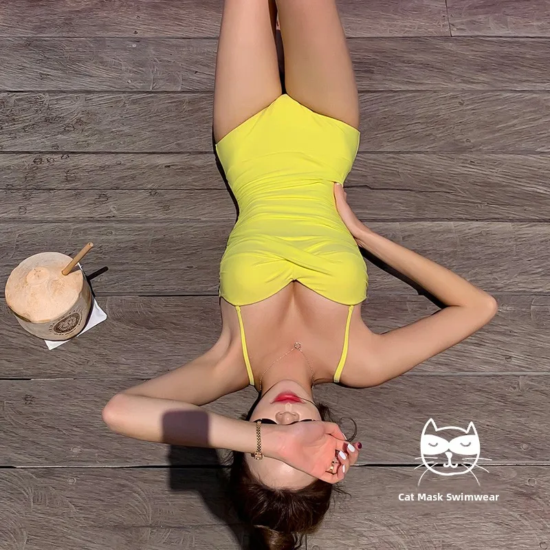 Masked 2026 New Women's One-Piece Swimsuit Sexy Summer Bikini Thermal Spring Vacation Cover-Up Slimming Design
Masked 2026 New Women's One-Piece Swimsuit Sexy Summer Bikini Thermal Spring Vacation Cover-Up Slimming Design
