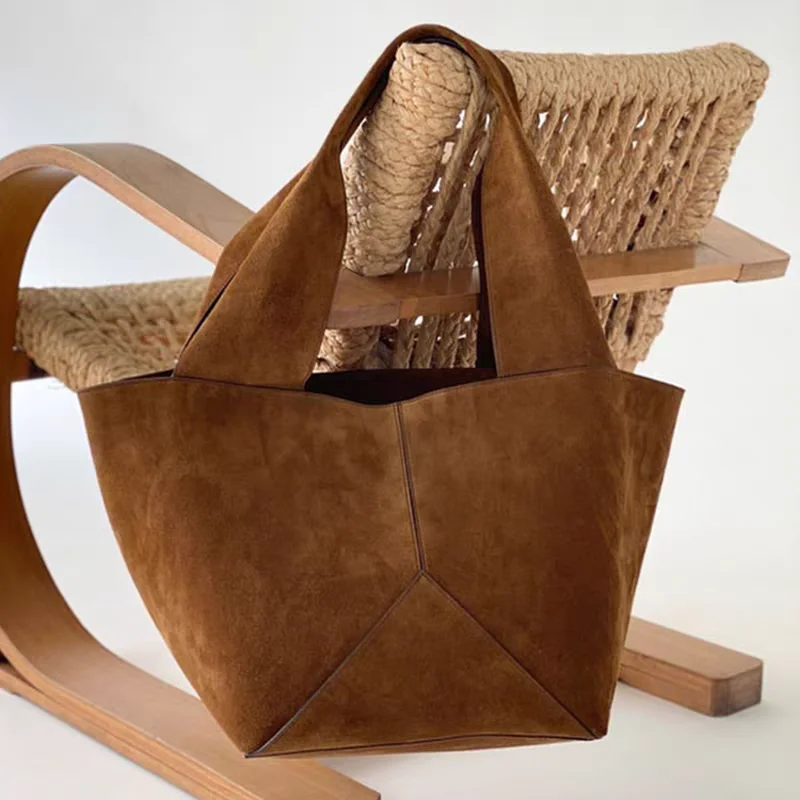 Роскошная женская сумка через плечо, модная брендовая высококачественная замшевая сумка-тоут из нубука, большая вместительная сумка, универсальная сумка-ведро 
Роскошная женская сумка через плечо, модная брендовая высококачественная замшевая сумка-тоут из нубука, большая вместительная сумка, универсальная сумка-ведро