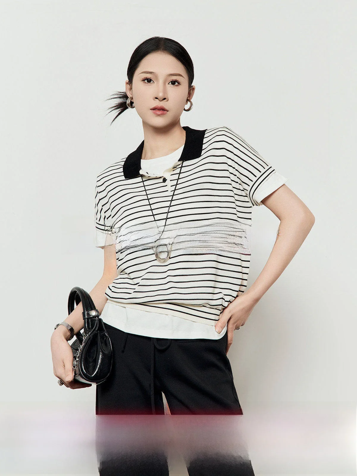 Летняя новинка: свободный женский топ в полоску, повседневный, удобный, дышащий, влагоотводящий футболка
Летняя новинка: свободный женский топ в полоску, повседневный, удобный, дышащий, влагоотводящий футболка