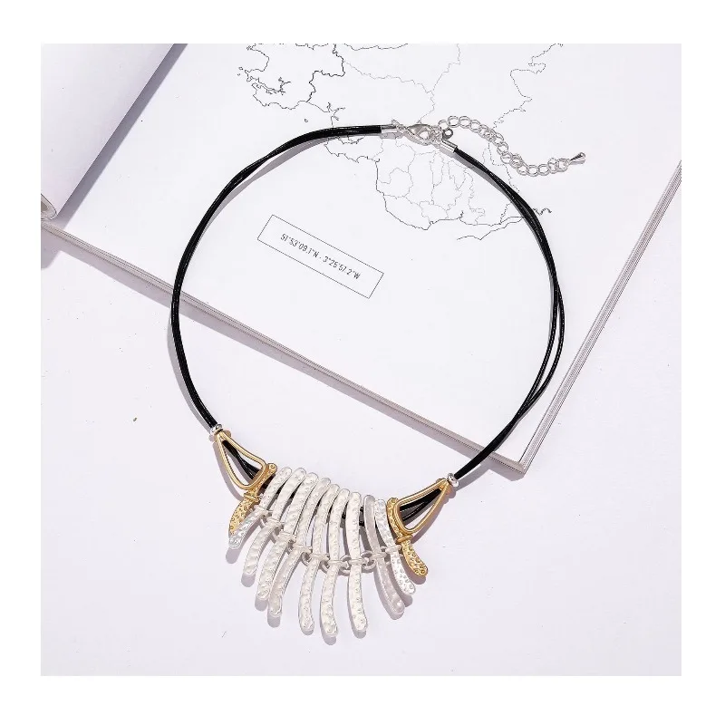 Hot-selling Popular Foreign Trade Fashion Geometric Accessories Pendant Women's Alloy Collarbone Chain Short Necklace
Hot-selling Popular Foreign Trade Fashion Geometric Accessories Pendant Women's Alloy Collarbone Chain Short Necklace