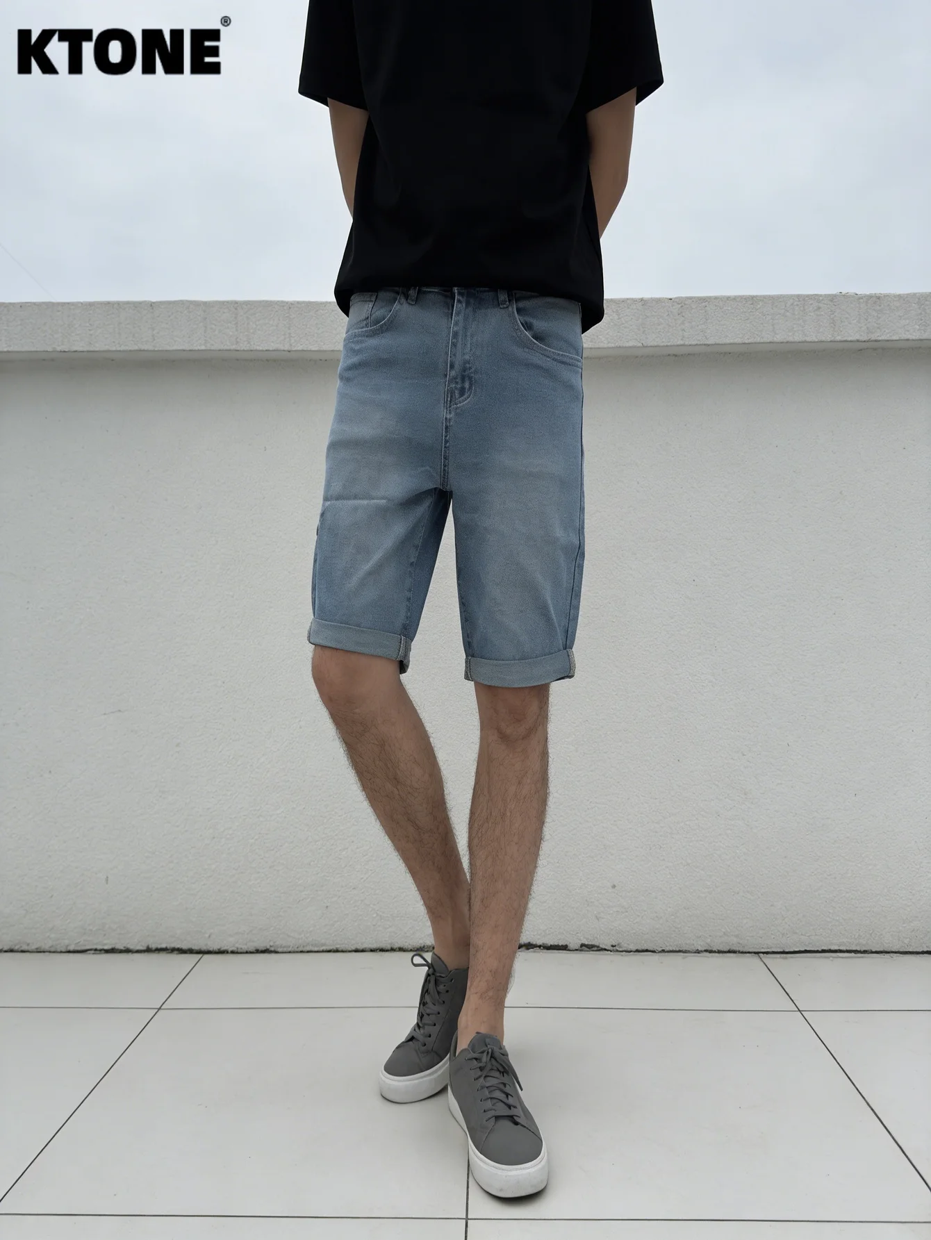 Light Retro Blue Slim Denim Shorts For Dating Y2K Original Drip Trend No accessories or belts included
Light Retro Blue Slim Denim Shorts For Dating Y2K Original Drip Trend No accessories or belts included