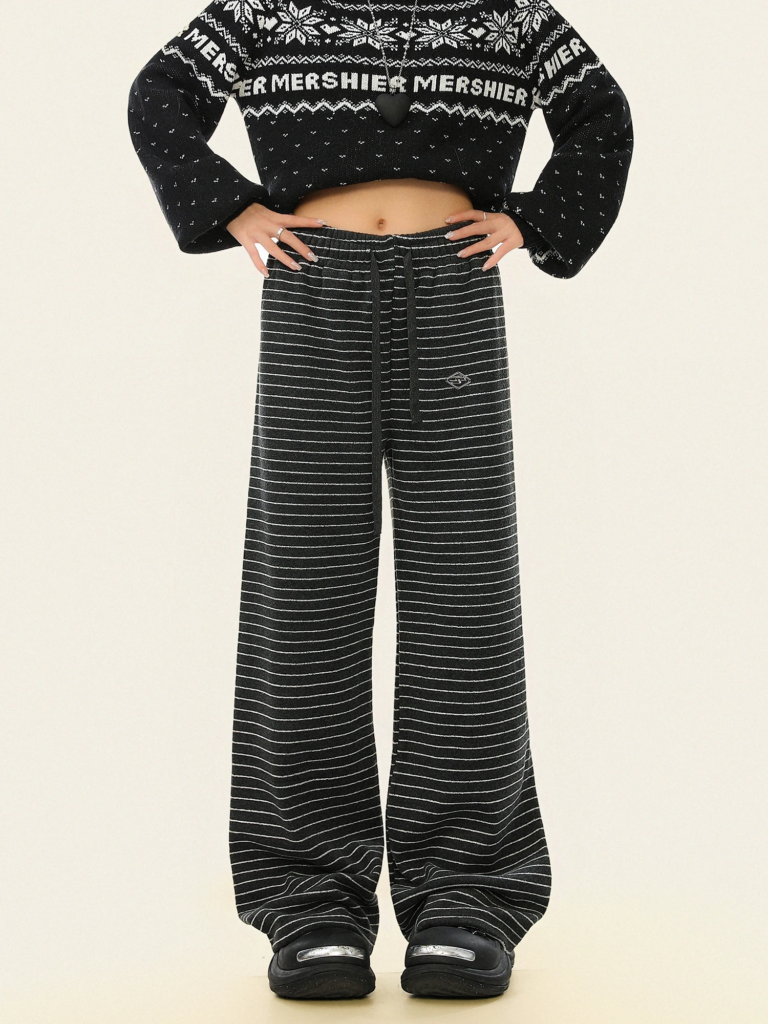 Casual Striped Thiened Fluffy Loose Straight Leg Winter Pants Women's Versatile Wide Leg Trousers Comfortable All-Match Sle
Casual Striped Thiened Fluffy Loose Straight Leg Winter Pants Women's Versatile Wide Leg Trousers Comfortable All-Match Sle