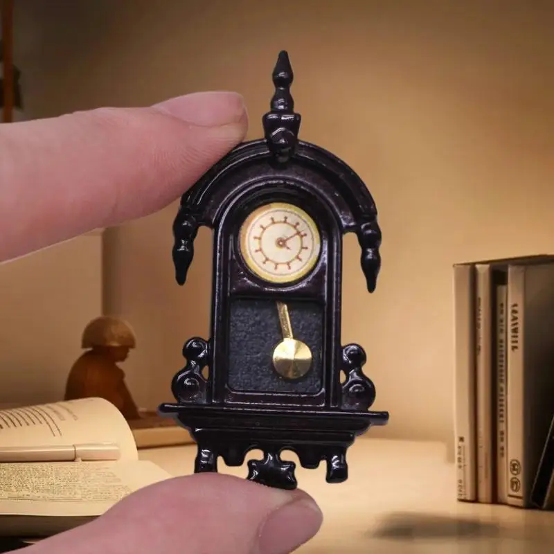 1/12 Dollhouse Vintage Simulation Wall Clock Model Doll Home Clock Living Room Decor Toy Dolls House Micro Scene Accessories
1/12 Dollhouse Vintage Simulation Wall Clock Model Doll Home Clock Living Room Decor Toy Dolls House Micro Scene Accessories