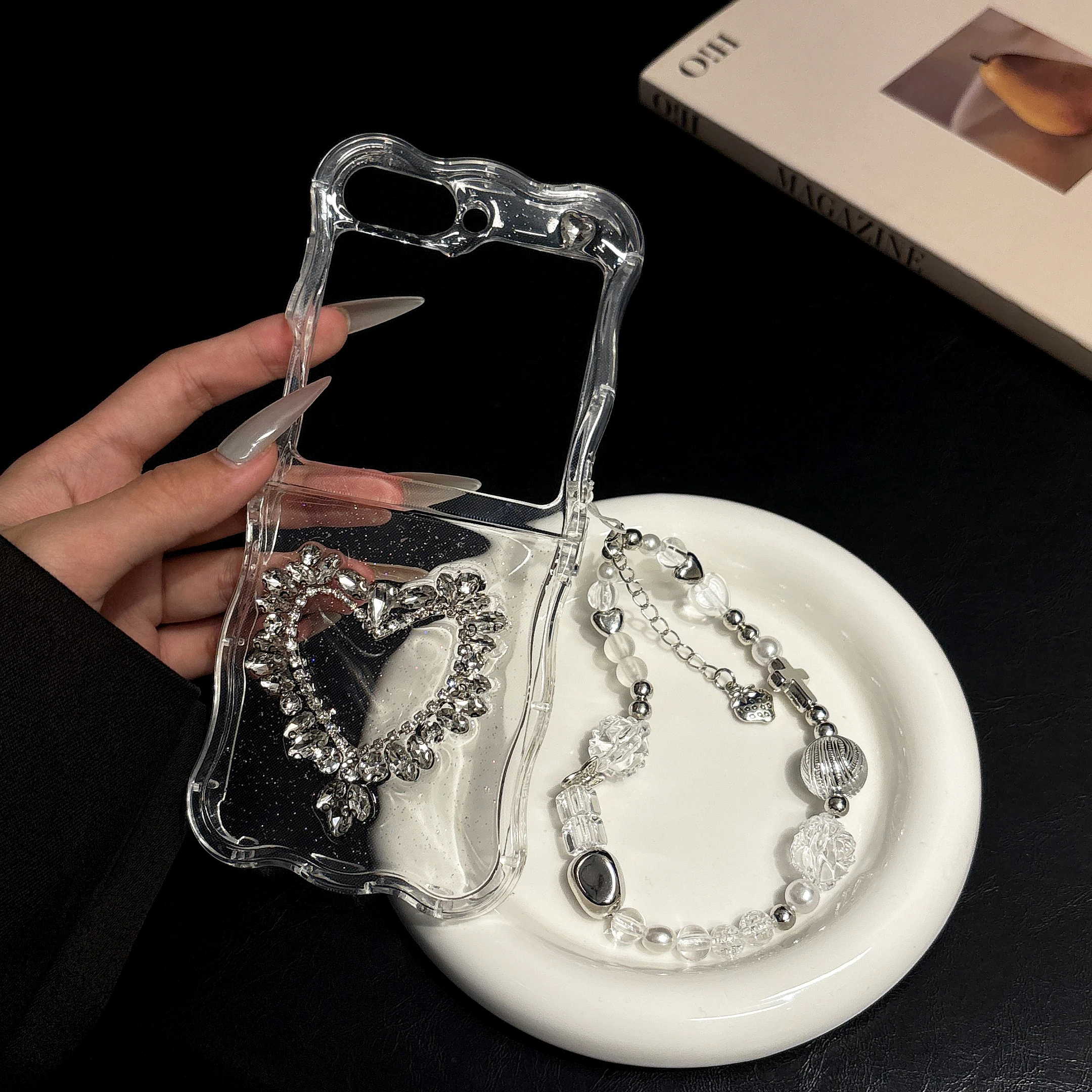 Diamond Love 3D Phone Case for Samsung Galaxy Z Flip6 5 4 3 TPU Material Anti slip and Anti drop Light Luxury Folding Case
Diamond Love 3D Phone Case for Samsung Galaxy Z Flip6 5 4 3 TPU Material Anti slip and Anti drop Light Luxury Folding Case
