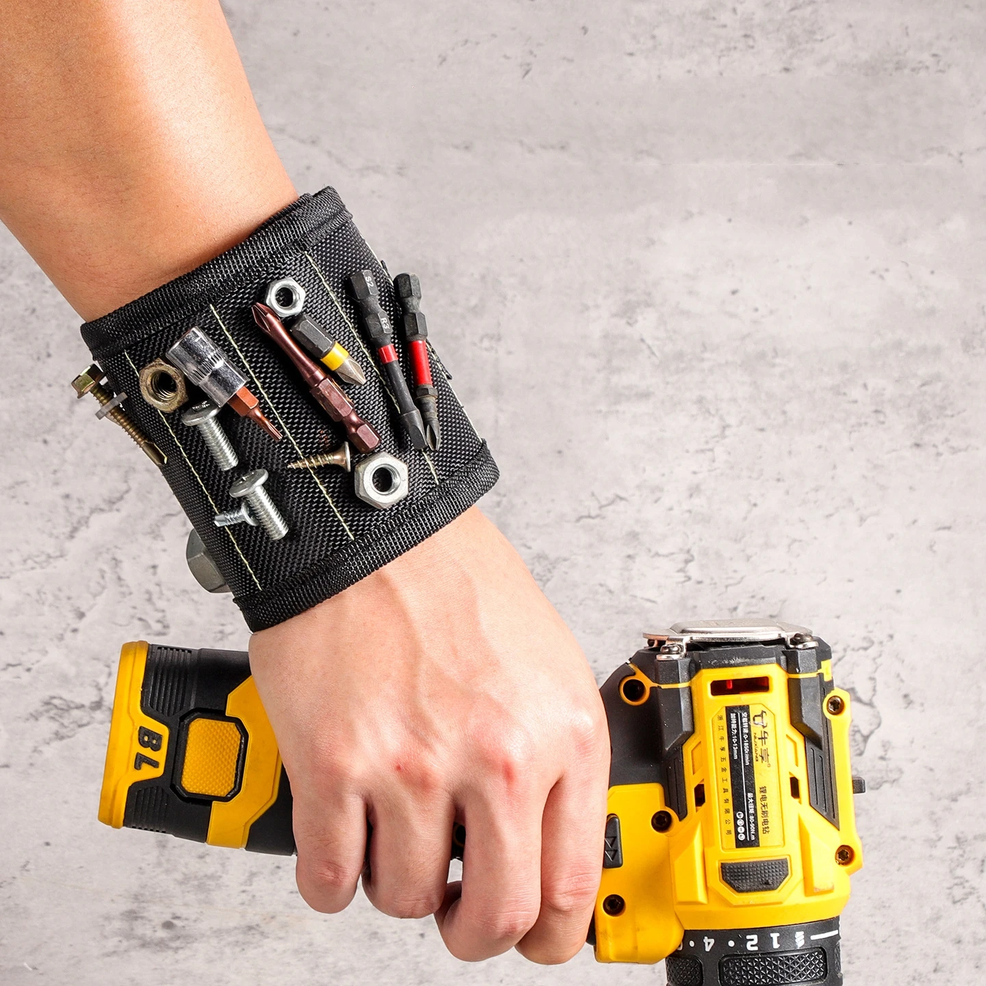 Magnetic Wristband for Holding Screws,Nails,Drilling Bits,Wrist Tool Holder Belts with Strong Magnets,Cool Gadgets
Magnetic Wristband for Holding Screws,Nails,Drilling Bits,Wrist Tool Holder Belts with Strong Magnets,Cool Gadgets