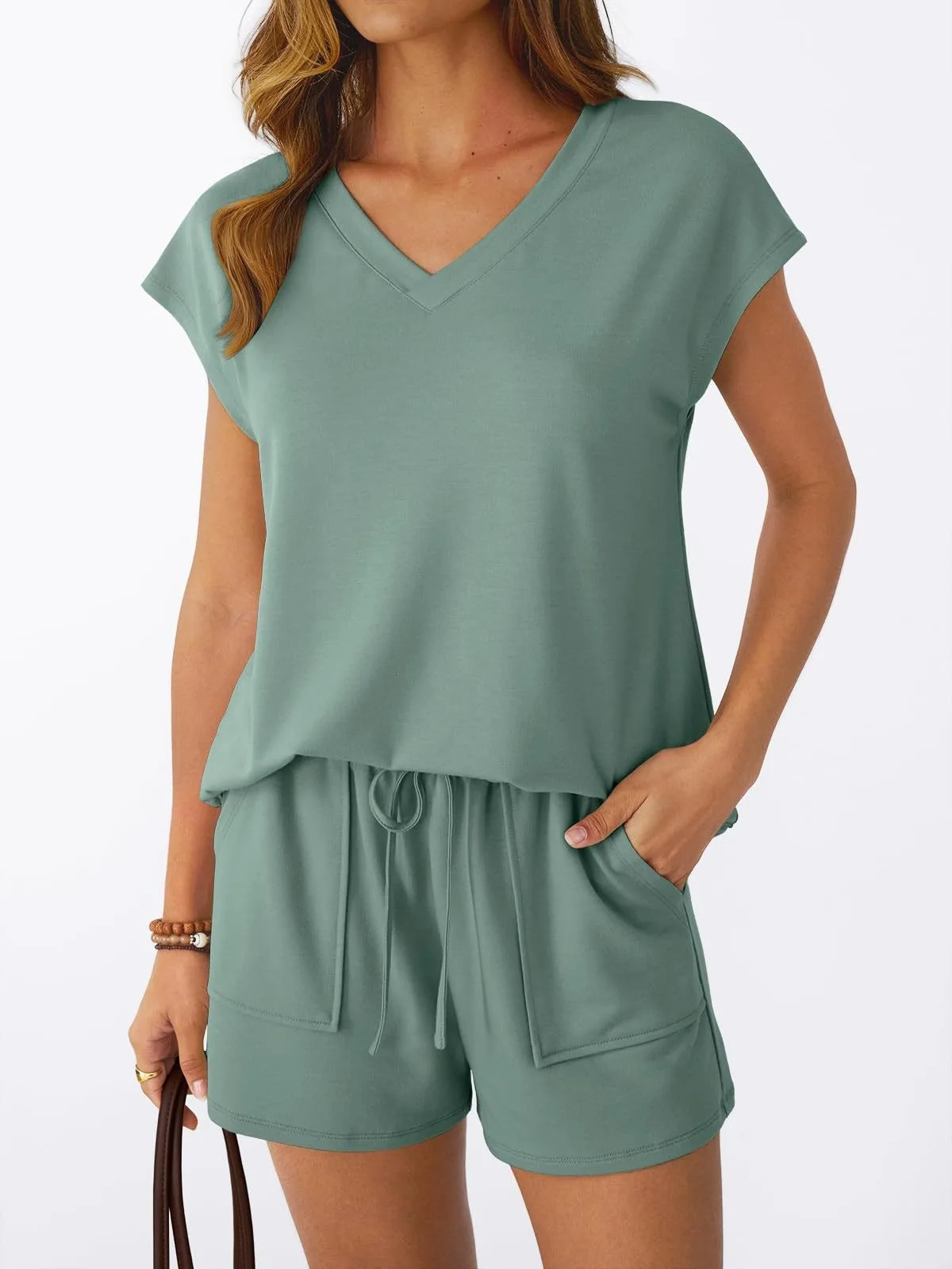 2026 New Summer Women's 2-piece Fashionable Loose V-neck Bat Sleeve Top Drawstring Pocket Shorts Set
2026 New Summer Women's 2-piece Fashionable Loose V-neck Bat Sleeve Top Drawstring Pocket Shorts Set