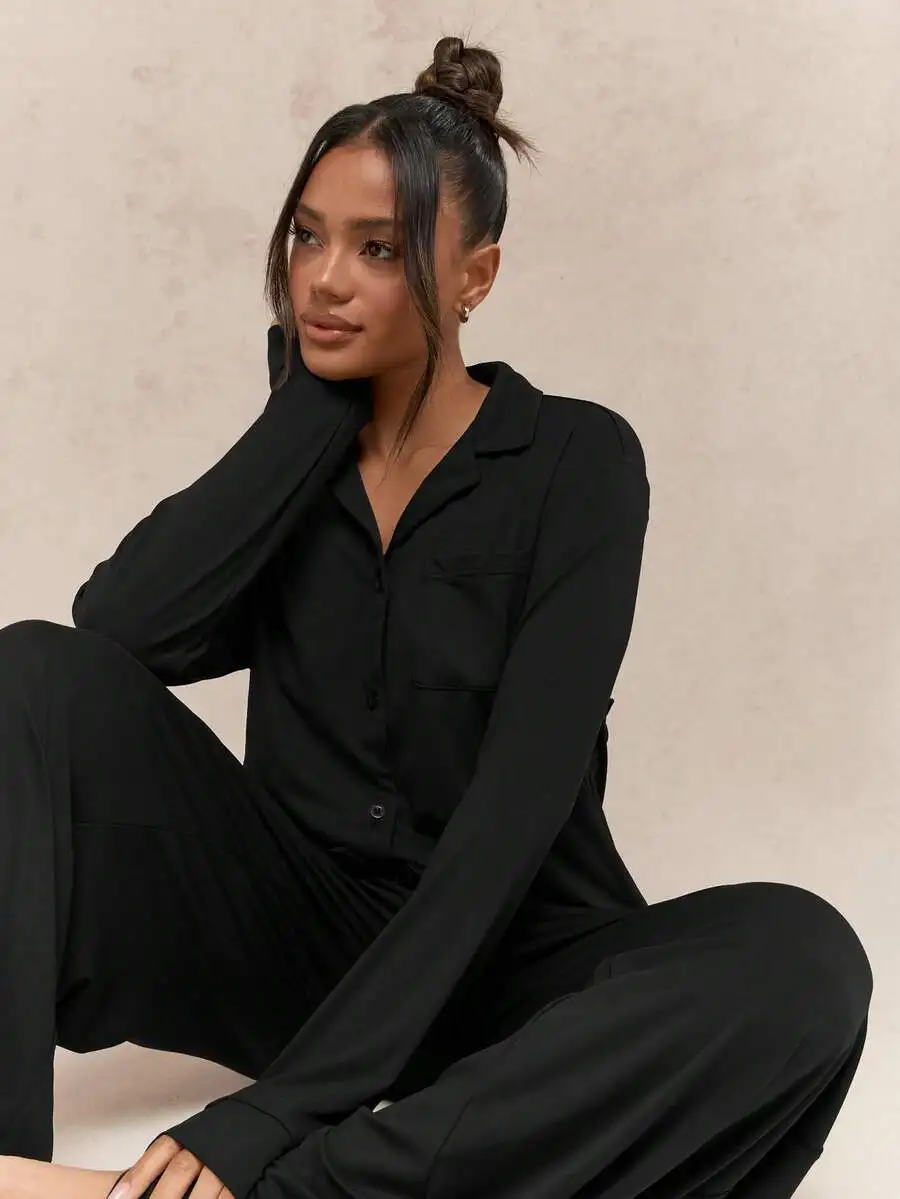 Comfortable Long Sleeve Button Up Collared Shirt And Wide Leg Trouser Pajama Lounge Set
Comfortable Long Sleeve Button Up Collared Shirt And Wide Leg Trouser Pajama Lounge Set