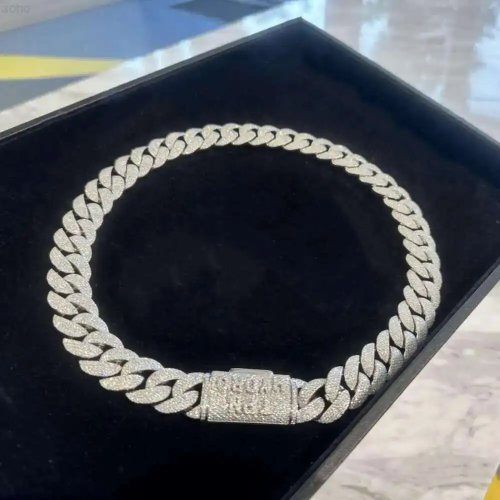 Good Quality 20mm S925 Silver/10k/14k/18k Gold Vvs Moissanite Iced Out Vvs Miami Cuban Link Chain for Men Hip Hop Jewelry
Good Quality 20mm S925 Silver/10k/14k/18k Gold Vvs Moissanite Iced Out Vvs Miami Cuban Link Chain for Men Hip Hop Jewelry