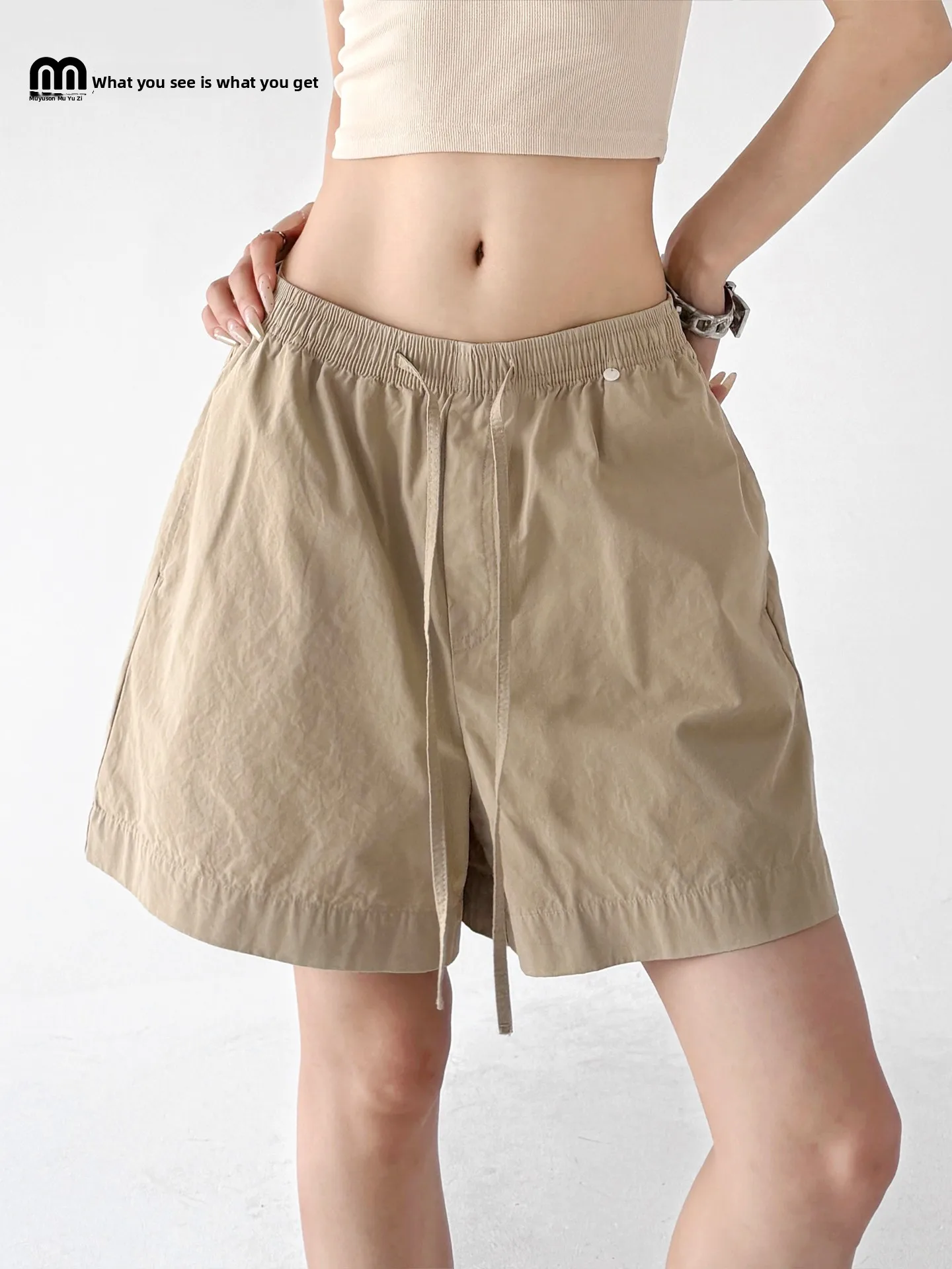 Loose Casual Khaki Women's Shorts Summer 2026 High Waist Wide Leg Pants Slimming Effect Versatile Style Commute Fashion
Loose Casual Khaki Women's Shorts Summer 2026 High Waist Wide Leg Pants Slimming Effect Versatile Style Commute Fashion