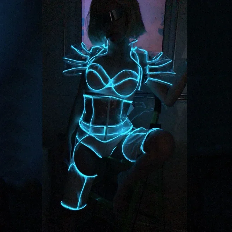 LED Warrior Armor Futuristic Technology Sense Performance Suit Led Light Line Fluorescent Clothing Party Female Stage Wear
LED Warrior Armor Futuristic Technology Sense Performance Suit Led Light Line Fluorescent Clothing Party Female Stage Wear