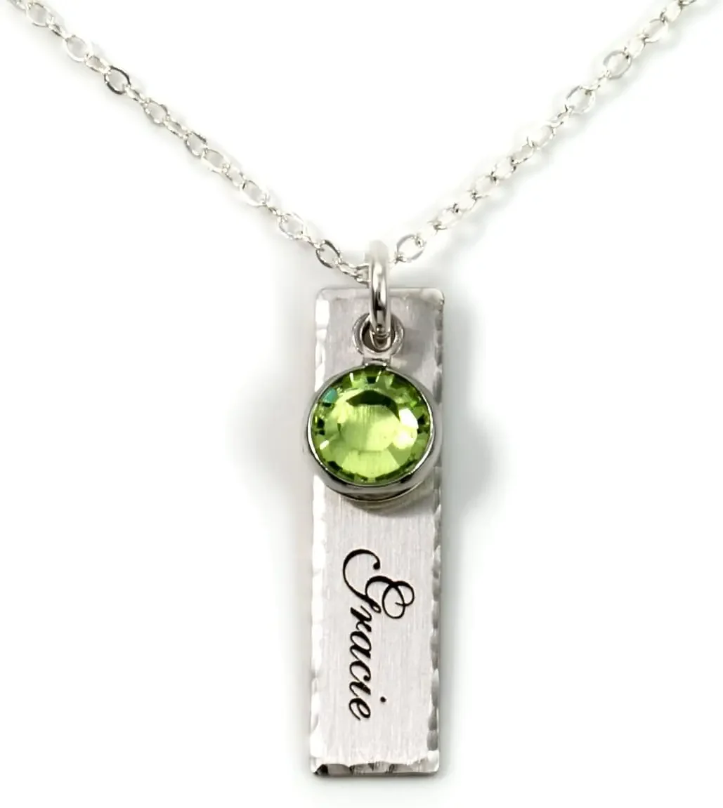 Popular Green Diamond Round Necklace Silver Alphabet Square Pendant Necklace for Women Anniversary Party Jewelry Gift
Popular Green Diamond Round Necklace Silver Alphabet Square Pendant Necklace for Women Anniversary Party Jewelry Gift