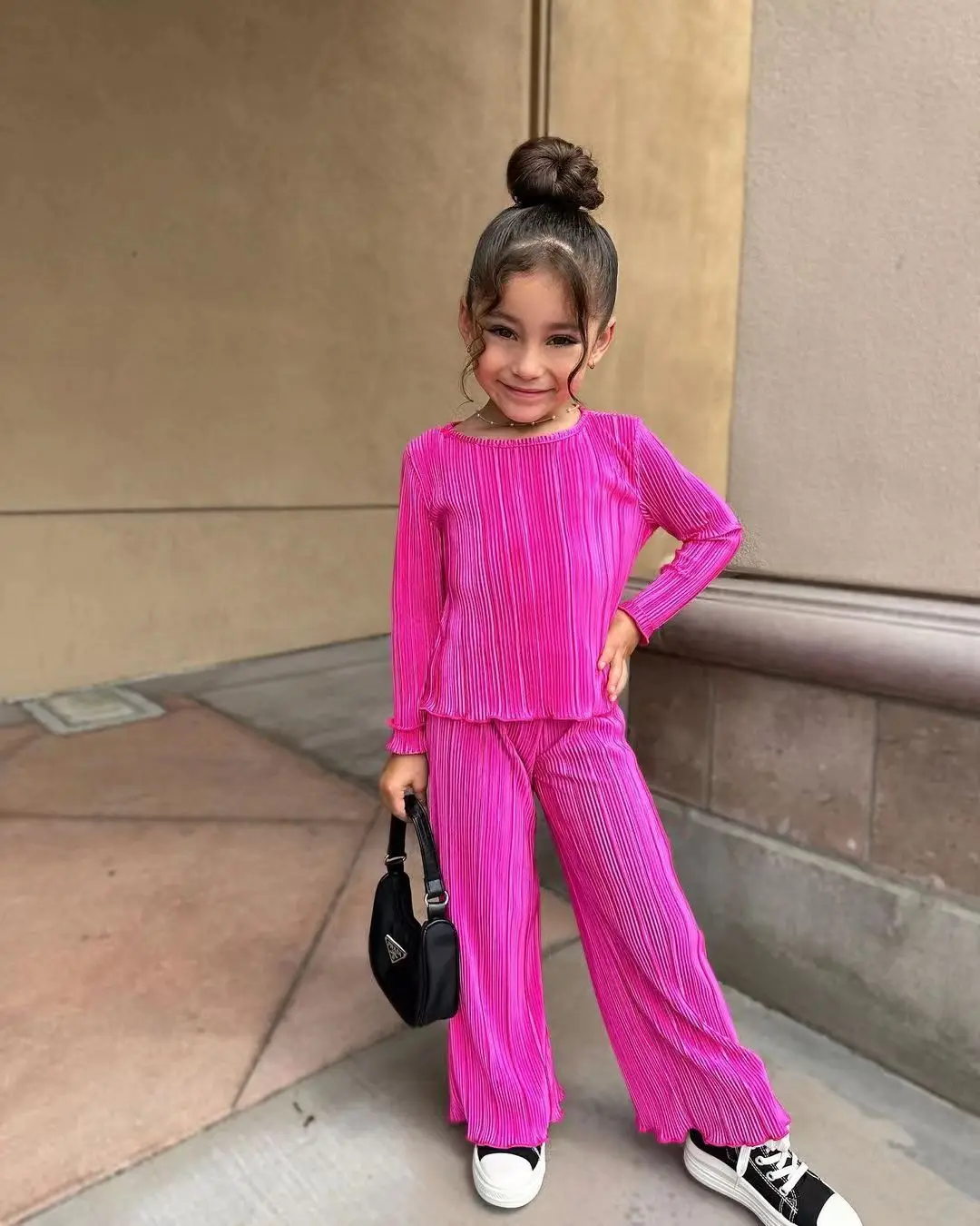 1-8Years Pink Toddler Kids Baby Girl Clothes Outfits Long Sleeve Loose T-shirt Tops+Flared Soft Pants Children Clothing Sets
1-8Years Pink Toddler Kids Baby Girl Clothes Outfits Long Sleeve Loose T-shirt Tops+Flared Soft Pants Children Clothing Sets