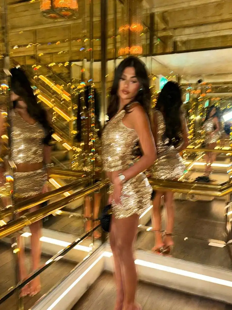 Womens Glitter Sequin Mini Skirt And Sleeveless Camisole Set For Party Nightclub Music Festival
Womens Glitter Sequin Mini Skirt And Sleeveless Camisole Set For Party Nightclub Music Festival