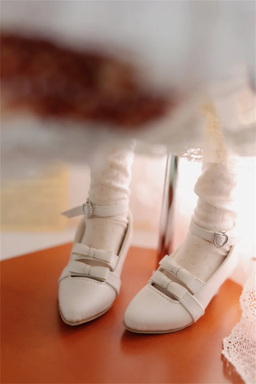 Кукольная обувь BJD, игрушки на высоком каблуке 1/3 для девочек, элегантная повседневная матовая кожа, белая заостренная милая пряжка с двойным бантом, подарки, аксессуары для кукол
Кукольная обувь BJD, игрушки на высоком каблуке 1/3 для девочек, элегантная повседневная матовая кожа, белая заостренная милая пряжка с двойным бантом, подарки, аксессуары для кукол