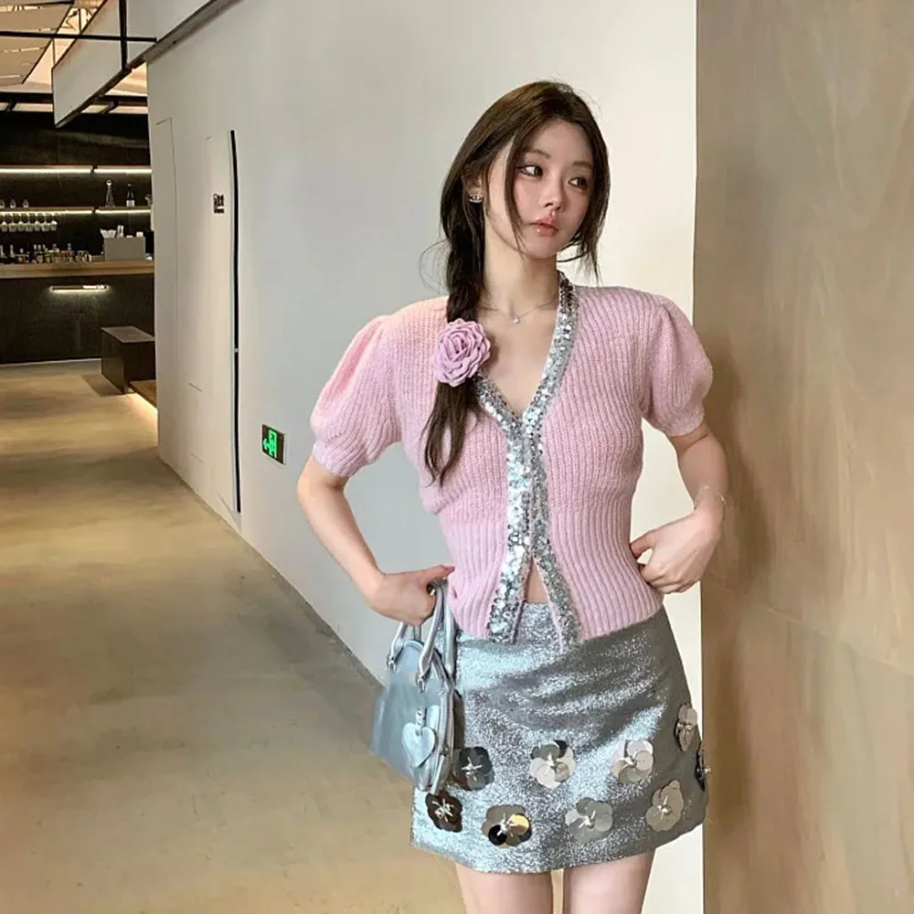 2024 New French Sequin Knitted Cardigan Women's Summer Slim Fit V-neck Short Sleeve Sweaters Ladies Slim T-shirt Unique Tops
2024 New French Sequin Knitted Cardigan Women's Summer Slim Fit V-neck Short Sleeve Sweaters Ladies Slim T-shirt Unique Tops