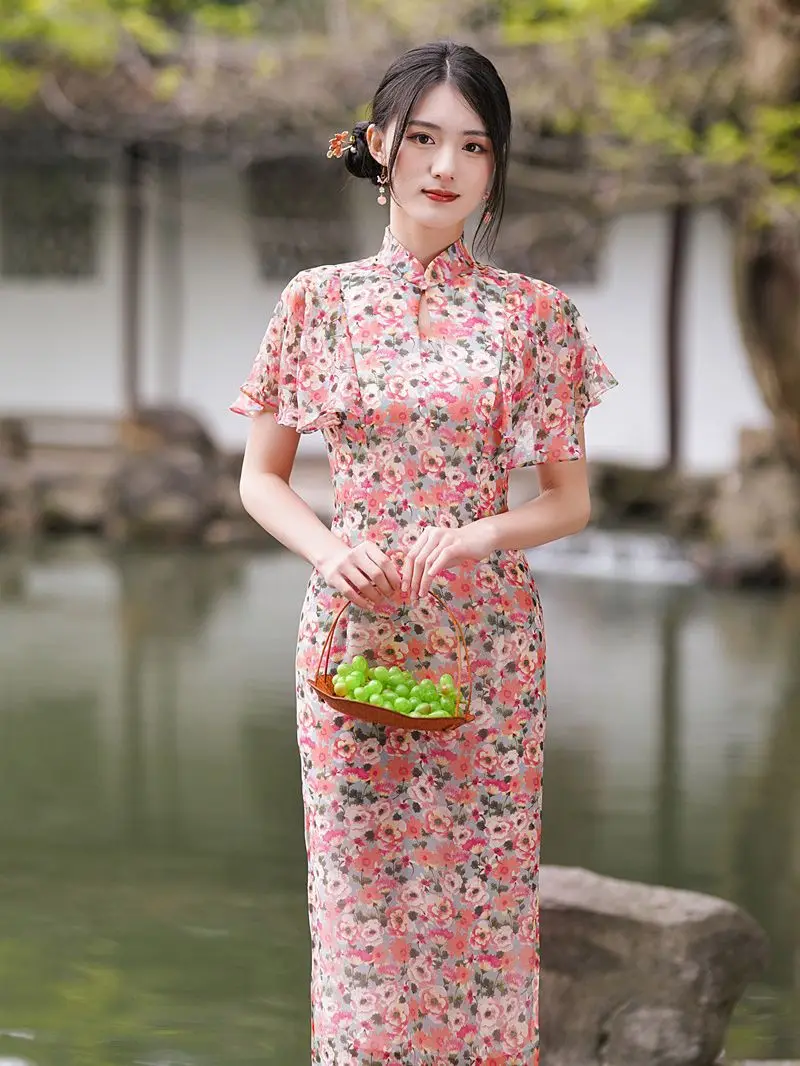 Новое летнее длинное шифоновое модное Повседневное платье Qipao для девочек с цветочным принтом элегантное женское цельное платье-Ципао с юбкой для женщин
Новое летнее длинное шифоновое модное Повседневное платье Qipao для девочек с цветочным принтом элегантное женское цельное платье-Ципао с юбкой для женщин