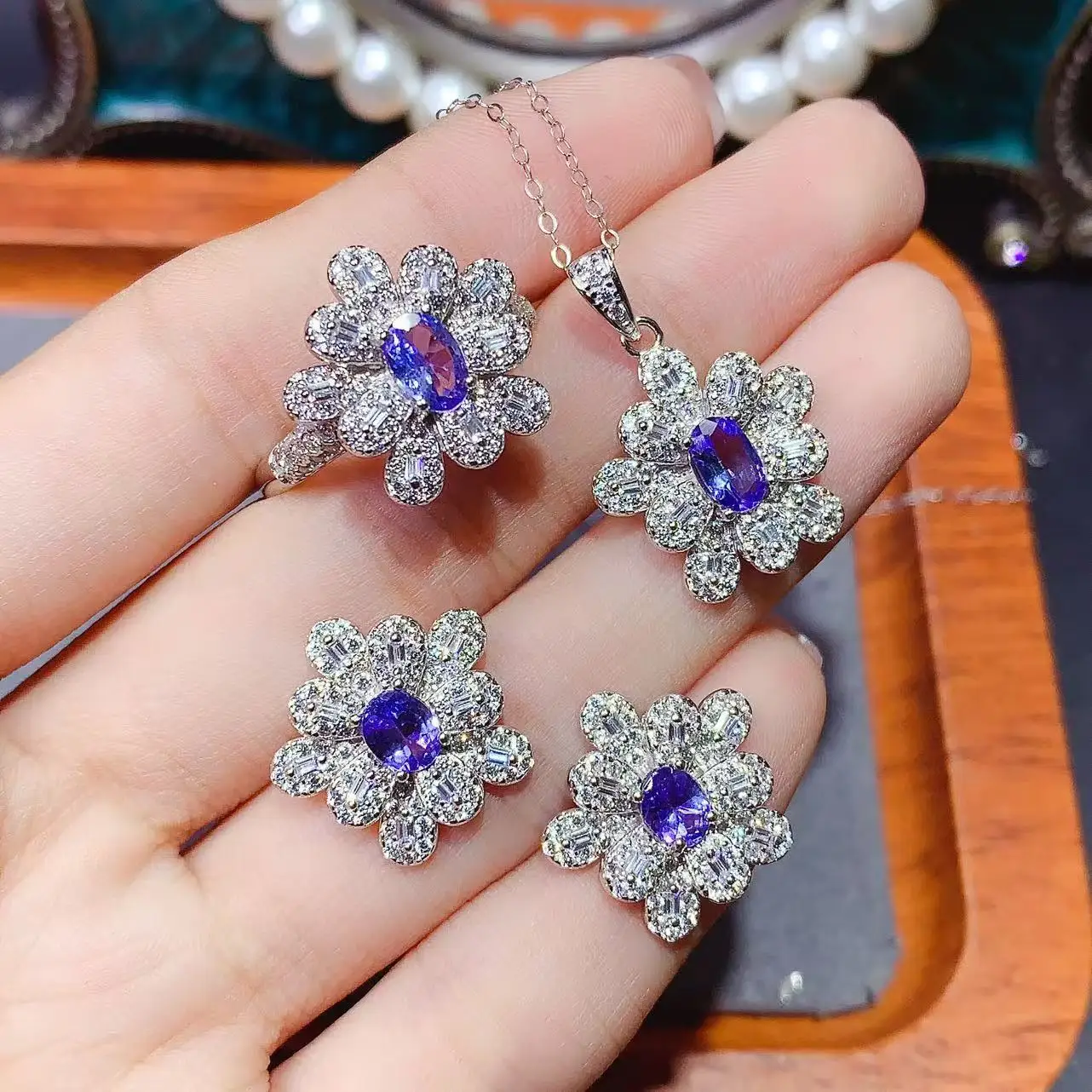Natural Tanzanite Ruby Emerald Jewelry Set Ring Necklace Earrings 925 Silver with 4x5mm Main Stone for Women
Natural Tanzanite Ruby Emerald Jewelry Set Ring Necklace Earrings 925 Silver with 4x5mm Main Stone for Women