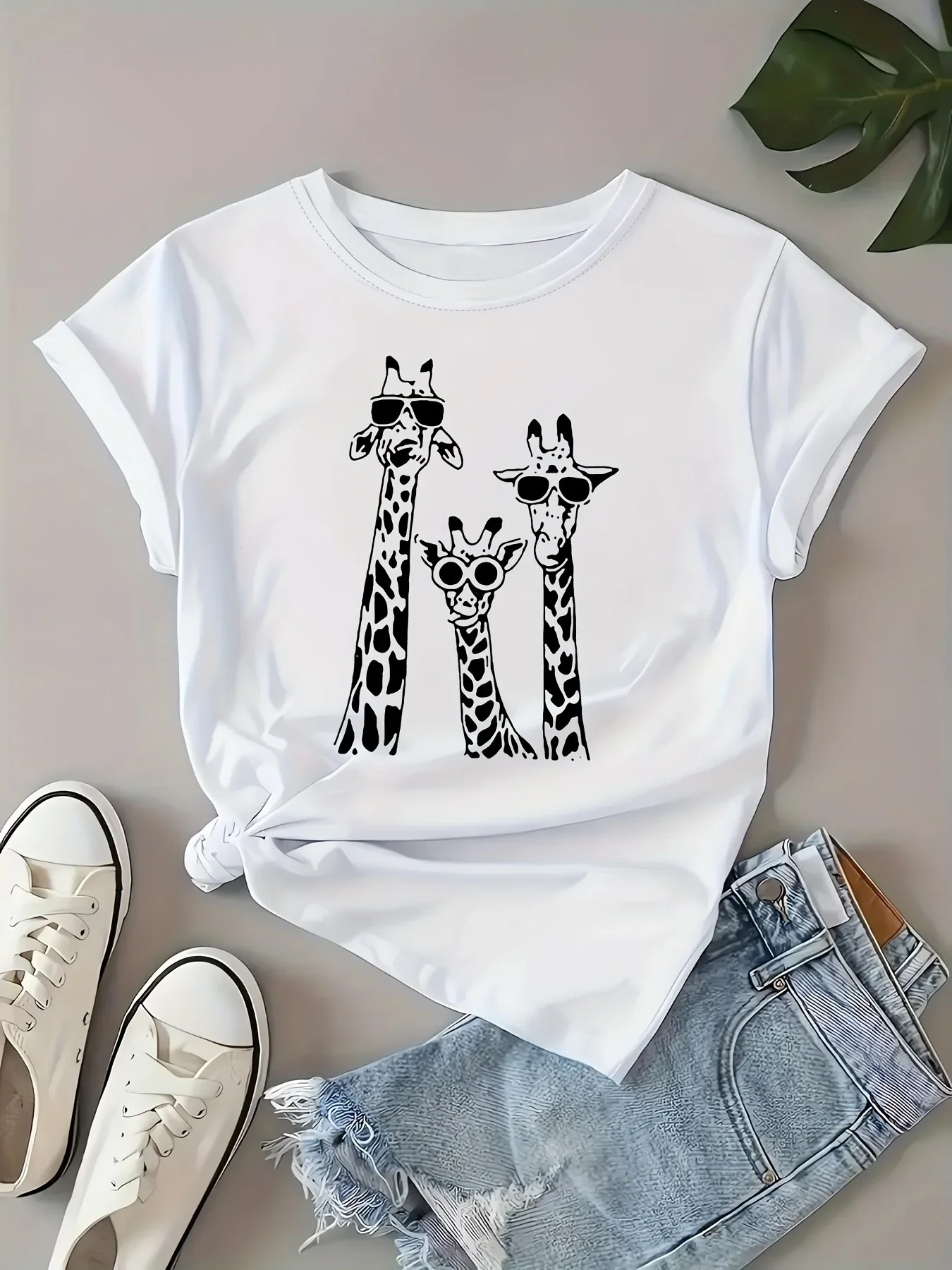 Giraffe Family Print Cute T-shirt Crew Neck Short Sleeve Top for Spring & Summer Women's Clothing y2k top women clothing
Giraffe Family Print Cute T-shirt Crew Neck Short Sleeve Top for Spring & Summer Women's Clothing y2k top women clothing