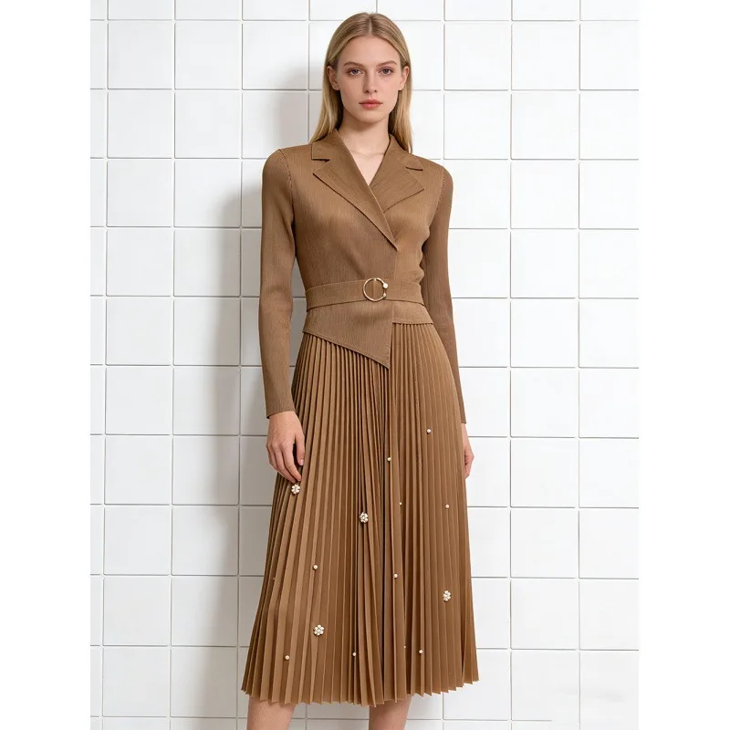 Плиссированное женское платье Miyake 2026: Новинка, с воротником-стойкой, длинными рукавами, завышенной талией, на завязках, с бисером, плиссированное, в ближневосточном стиле, больших размеров, эластичное
Плиссированное женское платье Miyake 2026: Новинка, с воротником-стойкой, длинными рукавами, завышенной талией, на завязках, с бисером, плиссированное, в ближневосточном стиле, больших размеров, эластичное