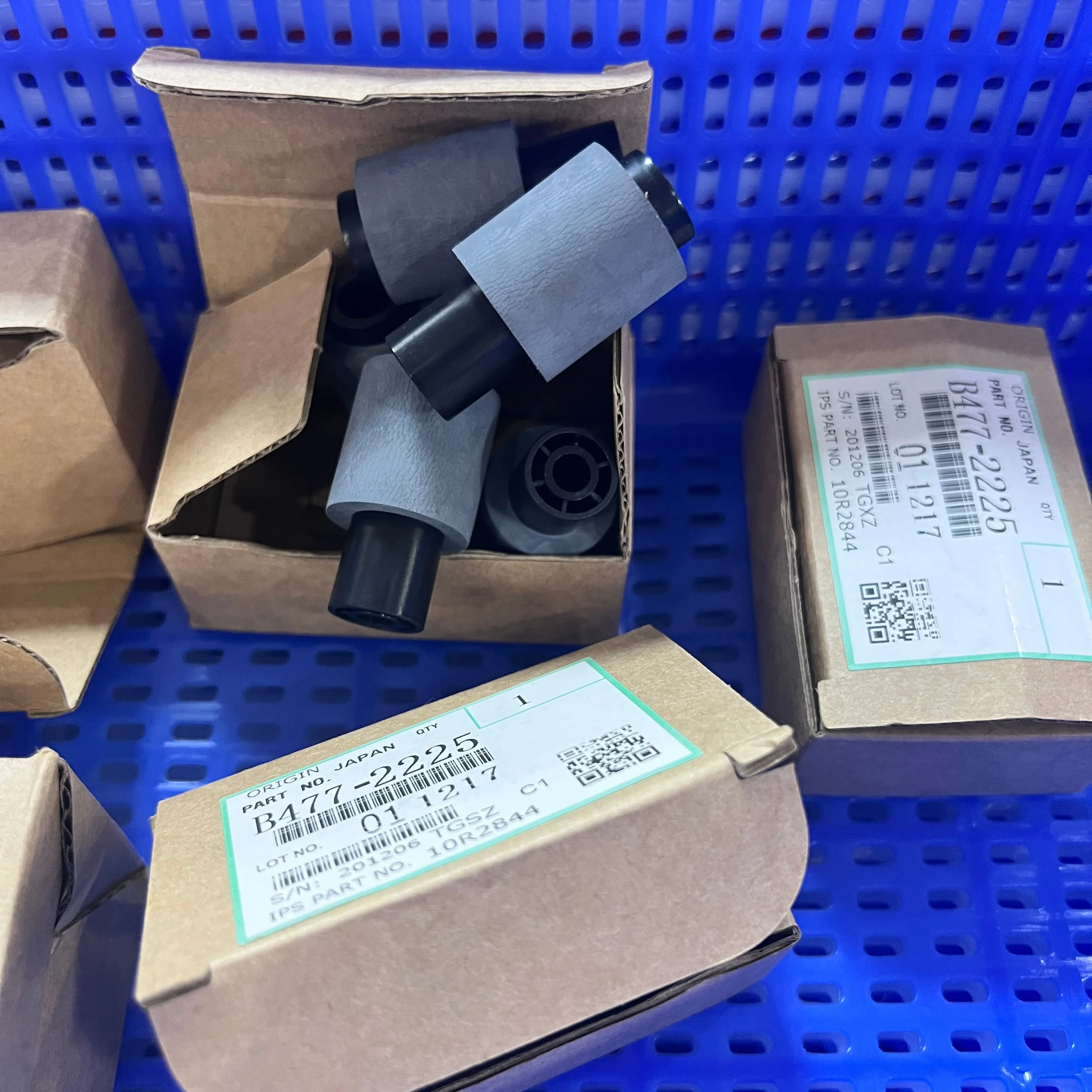 10 шт. A806-1321 B477-2226 B477-2225 Ролик захвата ADF для Ricoh Aficio 1055 1060 1075 1085 2051 2060 2075 2090 2105 3260C 550 650
10 шт. A806-1321 B477-2226 B477-2225 Ролик захвата ADF для Ricoh Aficio 1055 1060 1075 1085 2051 2060 2075 2090 2105 3260C 550 650