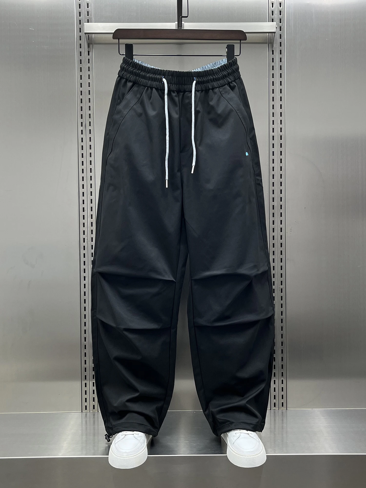 Casual Men's Outdoor Work Trousers Autumn New Sle Bla Samurai Wide Leg Long Pants Folded Straight Tube Faionable
Casual Men's Outdoor Work Trousers Autumn New Sle Bla Samurai Wide Leg Long Pants Folded Straight Tube Faionable