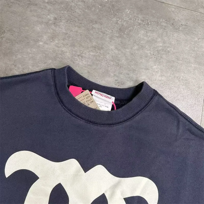 Толстовка с рисунком и принтом в стиле ретро, синяя толстовка Saint для мужчин и женщин из тяжелой ткани, свободная толстовка лучшего качества с бирками
Толстовка с рисунком и принтом в стиле ретро, синяя толстовка Saint для мужчин и женщин из тяжелой ткани, свободная толстовка лучшего качества с бирками