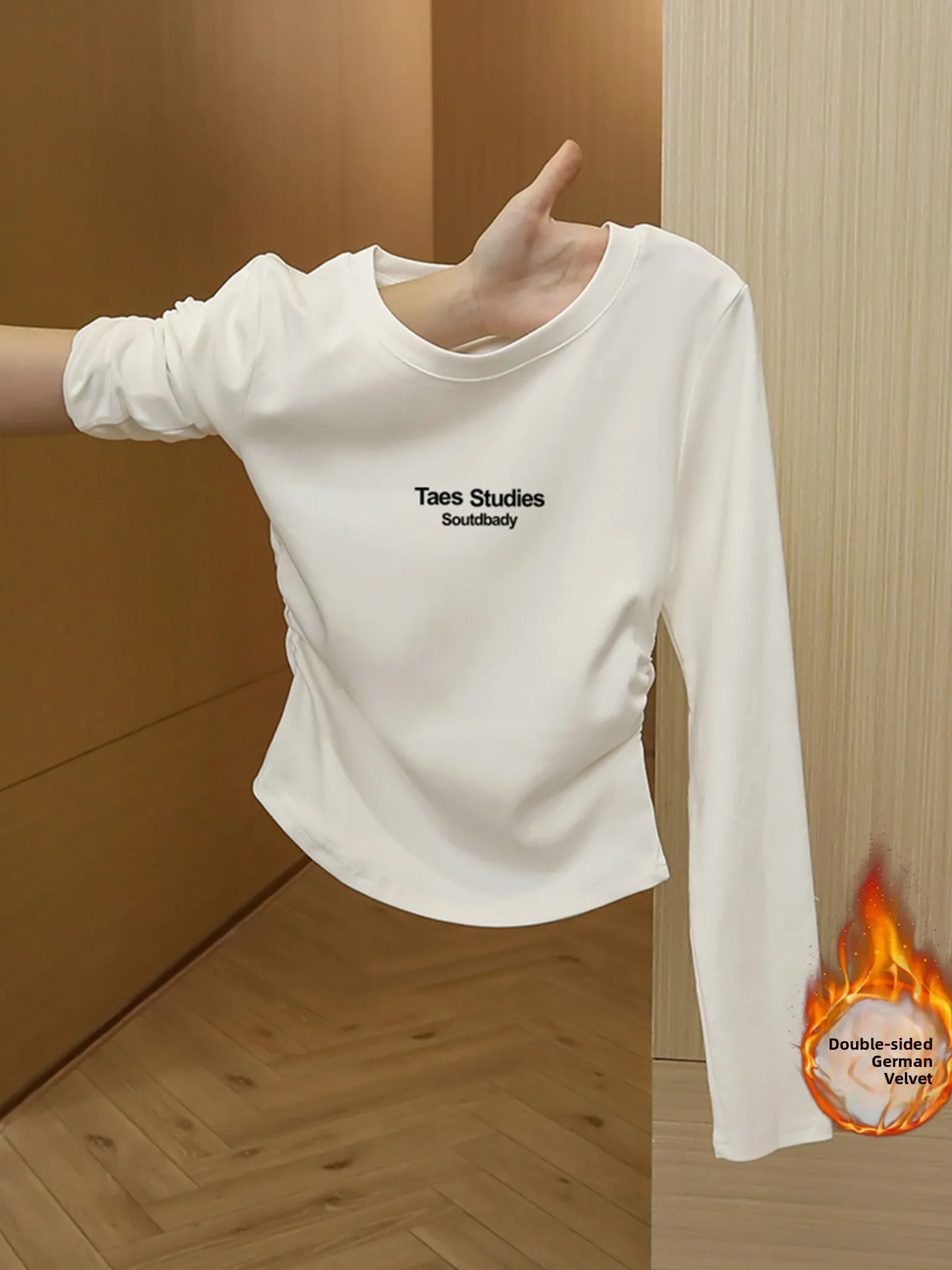 Новая женская базовая футболка из немецкого вельвета на осень-зиму, приталенная, с складками, для повседневной носки...
Новая женская базовая футболка из немецкого вельвета на осень-зиму, приталенная, с складками, для повседневной носки...