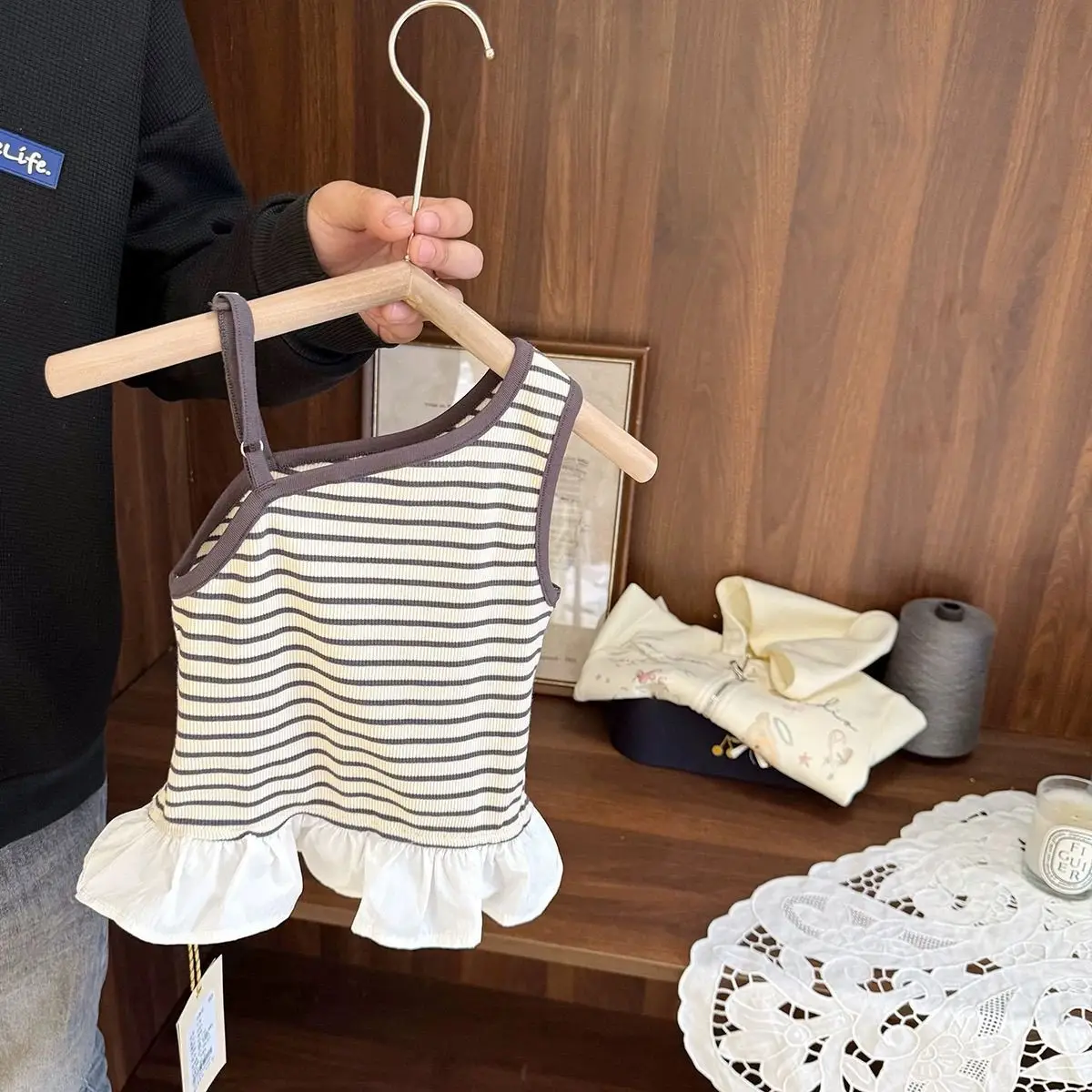 Baby girl's stylish lace striped girls' summer dress 2026 new style baby girl's fashionable off shoulder vest
Baby girl's stylish lace striped girls' summer dress 2026 new style baby girl's fashionable off shoulder vest