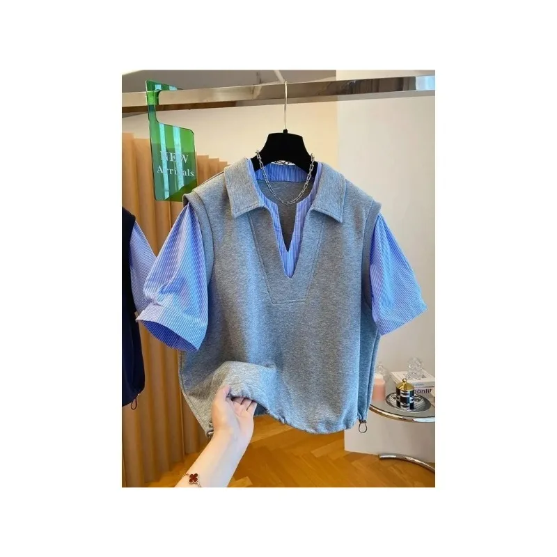 Fashion Fake Two Piece T Shirt Women Niche Design Sense T-shirt Loose Casual Stitching Vest Button Short Sleeve Tshirt
Fashion Fake Two Piece T Shirt Women Niche Design Sense T-shirt Loose Casual Stitching Vest Button Short Sleeve Tshirt