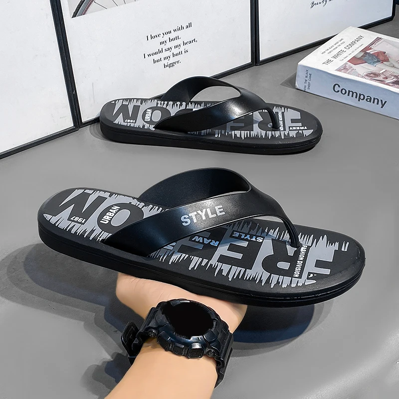 Новые мужские летние пляжные шлепанцы: толстая подошва, противоскользящие, повседневная уличная одежда 
Новые мужские летние пляжные шлепанцы: толстая подошва, противоскользящие, повседневная уличная одежда