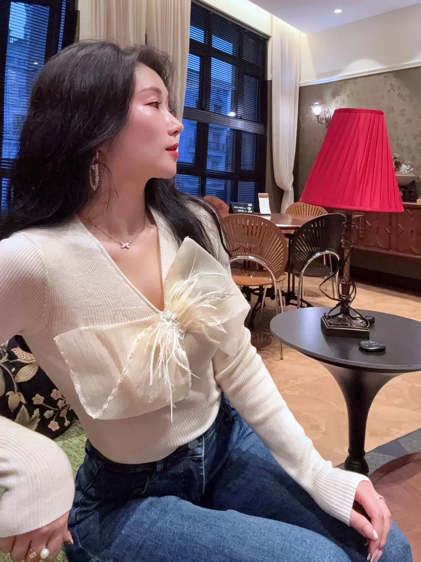 YANGXIAOJING Women's Slim Fit Knitted Sweater Silk Wool Knot Design Early Autumn Faionable Casual V-Ne Top
YANGXIAOJING Women's Slim Fit Knitted Sweater Silk Wool Knot Design Early Autumn Faionable Casual V-Ne Top