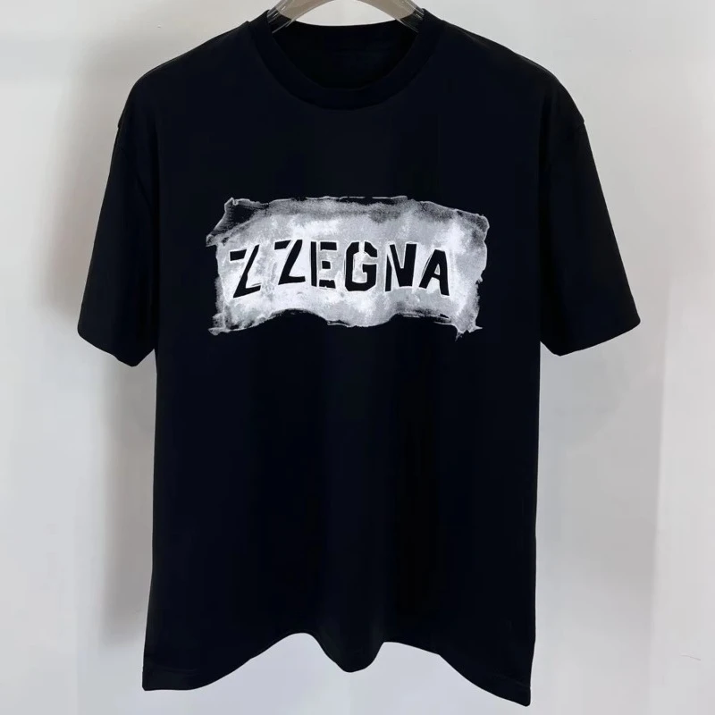 The new letter-printed short-sleeved men's and women's shirts for the summer of 2025 are multi-functional loose tops
The new letter-printed short-sleeved men's and women's shirts for the summer of 2025 are multi-functional loose tops