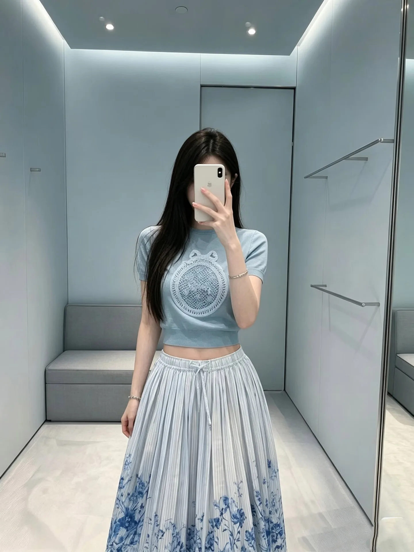 Sweet Heart Lace Knitwear Knot Hollow Embroidery round Neck Short Sleeve Women's Fashion Summer 2026 Breathable Cotton
Sweet Heart Lace Knitwear Knot Hollow Embroidery round Neck Short Sleeve Women's Fashion Summer 2026 Breathable Cotton